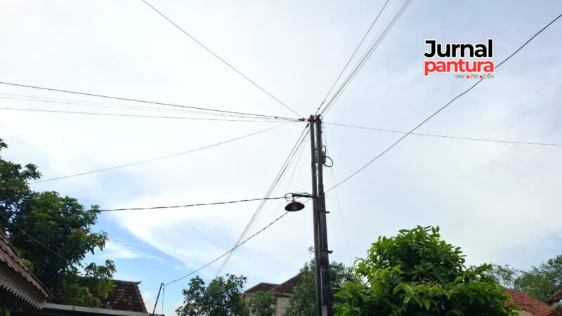 Kabel fiber optik (FO) yang terpasang di wilayah Kabupaten Kudus. (Foto: JP)