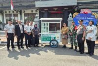 Penyerahan Gerobak di Hari Bakti Pemasyarakatan bentuk sinergi dari BRI BO Demak (Foto:Istimewa)