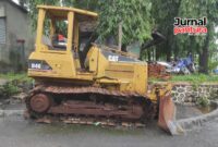 Alat berat Buldoser yang merupakan obyek lelang Pemkab Kudus. (Foto:JP)
