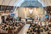 Ribuan umat Katolik saat mengikuti Misa Kamis Putih di Gereja Santo Yohanes Evangelista Kabupaten Kudus pada Kamis (02/04/2026). (Foto:Istimewa)