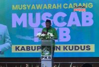 Ketua DPC PKB Kudus, Mukhasiron saat menyamapaikan sambutannya dalam Muscab PKB 2026 pada Kamis (16/04/2026). (Foto:JP)
