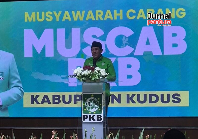 Ketua DPC PKB Kudus, Mukhasiron saat menyamapaikan sambutannya dalam Muscab PKB 2026 pada Kamis (16/04/2026). (Foto:JP)