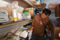Pedagang Plastik di Desa Jepang Kecamatan Mejobo. (Foto: JP)
