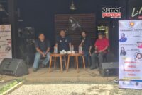 Hadir sebagai narasumber AJ Susmana (penulis novel Menghadang Kubilai Khan), Wahyu Kristanto, S.S (Balai Pelestarian Kebudayaan), serta Asa Jatmiko (pegiat teater Kudus), yang berbagi pandangan tentang pentingnya sastra dalam menyampaikan pesan dan membangun budaya. (Foto: JP)