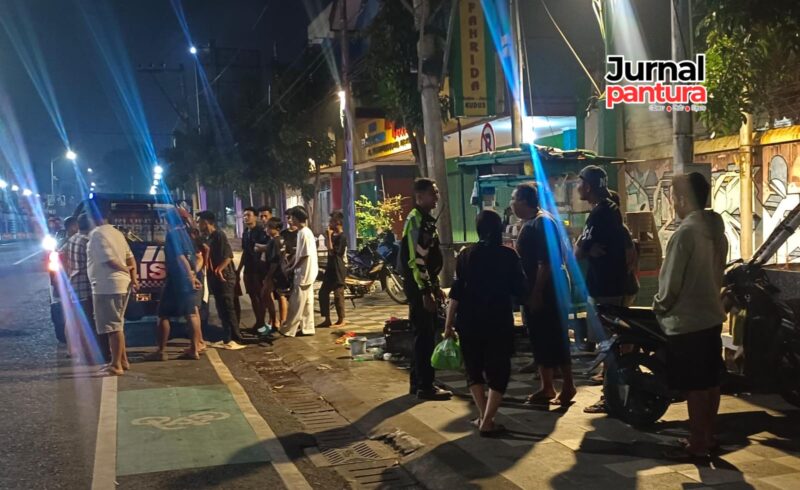 Unit Gakkum Satlantas Polres Kudus Olah TKP di Jl Sunan Kudus (Foto:JP)