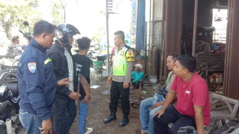 Polsek Undaan di bengkel las tempat live (Foto:istimewa)