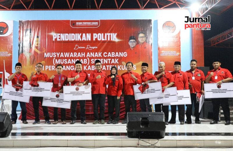 Jajaran pengurus DPC, anggota fraksi, PAC hingga pengurus ranting mengikuti Musancab PDI Perjuangan Kabupaten Kudus (Foto: JP)