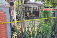 Rumah lansia di Kudus yang jadi korban perampokan di lintasi garis polisi. (Foto: JP)