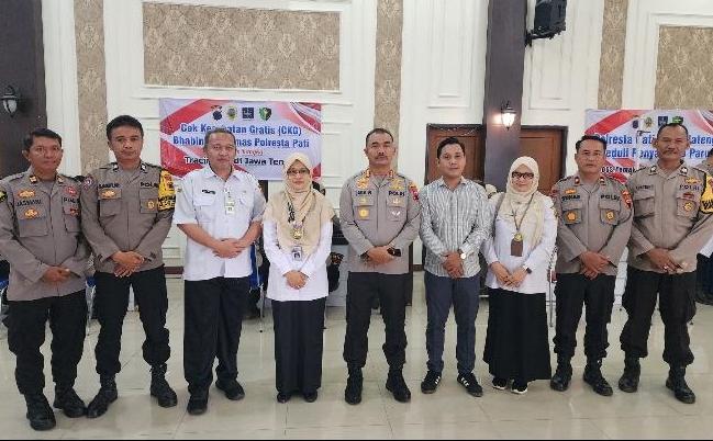 Kapolresta Pati Kombes Pol Jaka Wahyudi bersama dinas kesehatan (Foto:JP)
