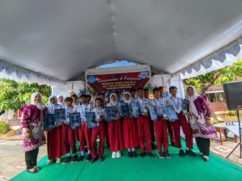 SDN 1 Mlatinorowito, Kabupaten Kudus menggelar acara perpisahan siswa kelas 6 dengan nuansa intim di lingkungan sekolah setempat. (Foto: JP) 