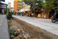 Bahu Jalan Beton di Ruas RSUD Kayen Dibangun Bertahap karena keterbatasan anggaran. (Foto: JP) 