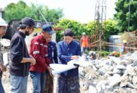 Bupati Kudus Sam’ani Intakoris meninjau langsung progres renovasi UPTD Puskesmas Jekulo, Selasa (23/6/2026). (Foto: ist)