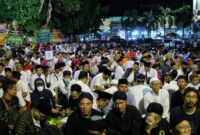Acara kenduren dalam rangka Hari Jadi Kota Kudus ke-474 di Alun-alun Simpang Tujuh Kudus. (Foto: Istimewa) 