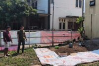 Keberadaan sebuah makam pribadi di tengah permukiman warga Dukuh Muneng RT 5 RW 3, Desa Gribig, Kecamatan Gebog, Kabupaten Kudus, Jawa Tengah, menuai keberatan dari masyarakat sekitar. (Foto: JP) 
