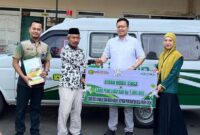 RSU Kumala Siwi menyalurkan bantuan mobil siaga untuk warga Desa Mijen, Kecamatan Kaliwungu, Kabupaten Kudus. (Foto: JP) 