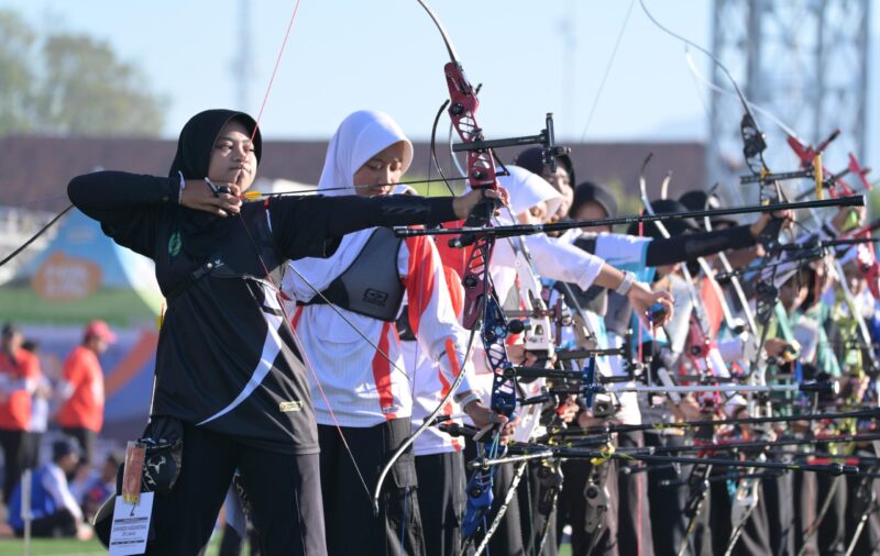 Atmosfer kompetitif tinggi tersaji selama gelaran MilkLife Archery Challenge Kejurnas
Junior 2026 yang berlangsung di Supersoccer Arena, Kudus (Foto:Istimewa)