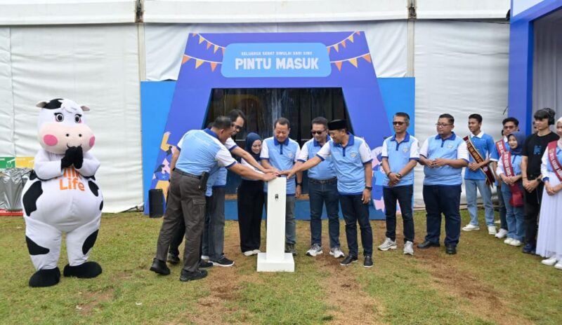 Pembukaan MilkLife Festival Keluarga Sehat 2025 di Alun-alun Kudus (Foto:Istimewa)