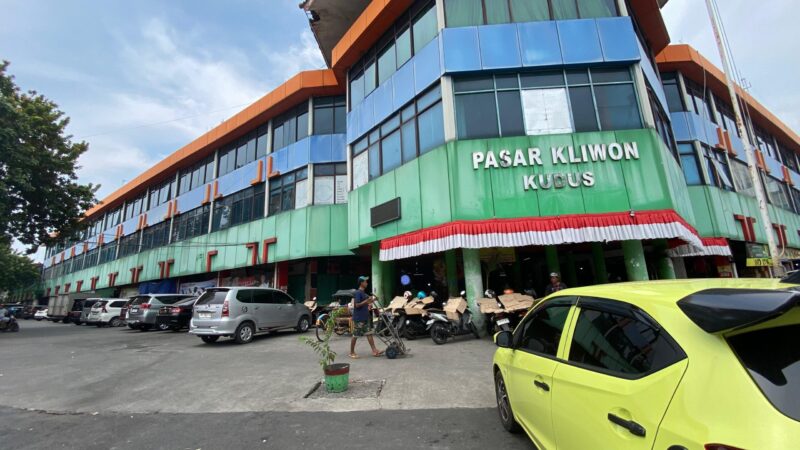 Pasar Kliwon, Kabupaten Kudus. (Foto: J05) 