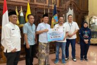 Penyaluran bantuan donasi untuk Korban Bencana NTT oleh Pemkab Kudus. (Foto: J05) 