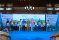 Penyerahan secara simbolis program Rumah Sederhana Layak Huni Kudus Tahap Kedua 2026 kepada penerima manfaat yang berlangsung di Pendopo Kabupaten Kudus, Senin (21/9). Foto: istimewa