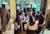 Cek Kesehatan Gratis (CKG) yang menyasar anak usia sekolah di Kabupaten Kudus. (Foto: J05) 
