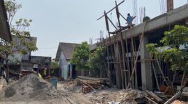 Proyek revitalisasi di SDN 4 Undaan Kidul, Kecamatan Undaan, Kabupaten Kudus. (Foto: J05) 