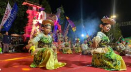 Penampilan karnaval budaya dalam rangka memperingati Hari Jadi Kota Kudus ke-477, pada Sabtu, 12/9/2026. (Foto: J05) 