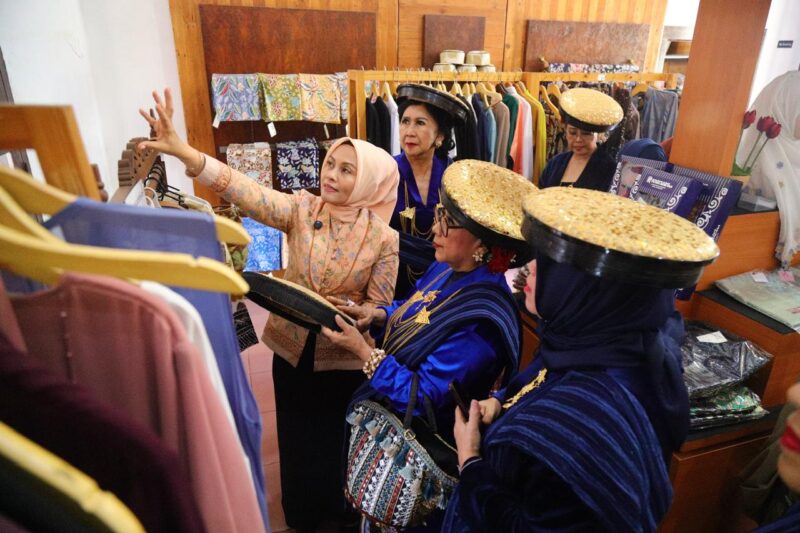 Produk yang terpanjang di Galeri Dekranasda Kudus. (Foto: Istimewa) 