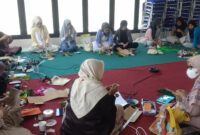 Kelas Pipe Cleaner di Perpusda Kudus. (Foto: J05) 