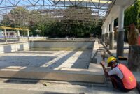 Kolam renang GOR Wergu Wetan, Kabupaten Kudus yang akan ditawarkan ke investor. (Foto: J05) 