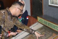 Wakil Menteri Kebudayaan RI, Giring Ganesha saat mengunjungi Museum Kretek di Kabupaten Kudus. (Foto: Istimewa) 
