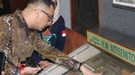 Wakil Menteri Kebudayaan RI, Giring Ganesha saat mengunjungi Museum Kretek di Kabupaten Kudus. (Foto: Istimewa) 