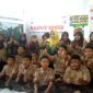 Siswa SD 3 Jepang, Kecamatan Mejobo, Kudus, mengikuti kegiatan literasi dan numerasi melalui program Badut Sinis (Bermain Asyik di Sudut Literasi Numerasi Kelas), Sabtu (26/9/2026). Pembelajaran dikemas dengan permainan edukatif, membaca, berhitung, dan aktivitas digital agar siswa dapat belajar sambil bermain. Foto: istimewa
