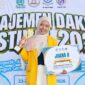 Nabila Fathimatuz Zahro, mahasiswa UMKU yang berhasil menyabet 3 juara dalam sejumlah perlombaan tingkat nasional dalam waktu satu bulan. (Foto: Istimewa) 
