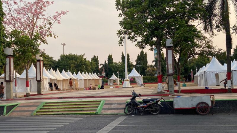 Alun-alun Simpang Tujuh Kudus. (Foto: J05) 