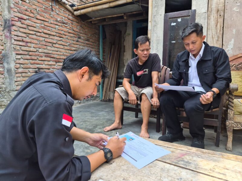 Badan Pengawas Pemilihan Umum (Bawaslu) Kabupaten Kudus melakukan uji petik dalam rangka pemetaan kerawanan isu strategis Pemutakhiran Data Pemilih Berkelanjutan (PDPB) Tahun 2026 di Desa Loram Kulon, Kecamatan Jati, Rabu, 7/10/2026. (Foto: Istimewa) 