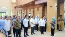 Wakil Menteri Kesehatan Republik Indonesia Benyamin Paulus Oktavianus mengunjungi Rumah Sakit Umum Daerah (RSUD) dr. Loekmono Hadi Kabupaten Kudus, Selasa, 13/10/2026. (Foto: J05) 