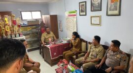 Wakil Bupati Kudus, Bellinda Birton meninjau SD 3 Bulungcangkring. (Foto: J05) 