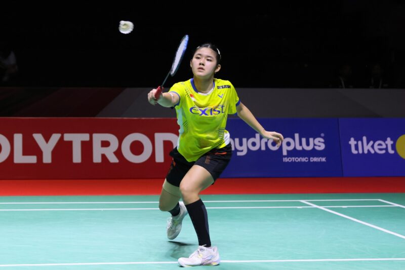 Pebulu tangkis tunggal putri Oei Louisa Jovanka Sandi Winarto memastikan langkahnya ke babak utama Polytron Kudus Indonesia Masters 2026 setelah melewati duel sengit kontra Sarah Daisy Theresia Chritina Rambitan pada babak kualifikasi perempat final (Qual QF), Selasa, 20/10/2026. (Foto: Istimewa) 