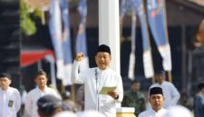 Bupati Kudus, Sam'ani Intakoris saat mempin apel peringatan Hari Santri pada Kamis, 22/10/2026.(Foto: Istimewa) 
