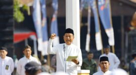 Bupati Kudus, Sam'ani Intakoris saat mempin apel peringatan Hari Santri pada Kamis, 22/10/2026.(Foto: Istimewa) 