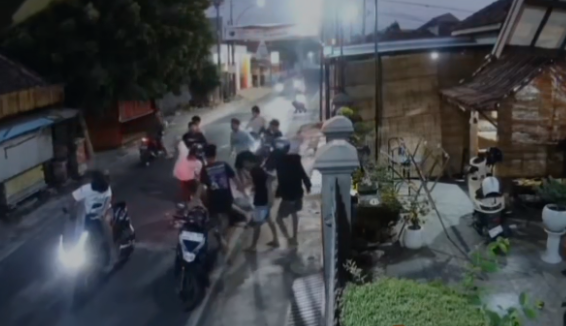 Capture CCTV warga.