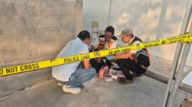 etugas Polsek Jati bersama tim INAFIS Polres Kudus melakukan olah TKP di KDKMP Loram Wetan, Kecamatan Jati, Rabu (21/10/2026), menyusul pencurian dua blower AC dan sejumlah peralatan milik warung makan di sekitar lokasi. Foto: JP